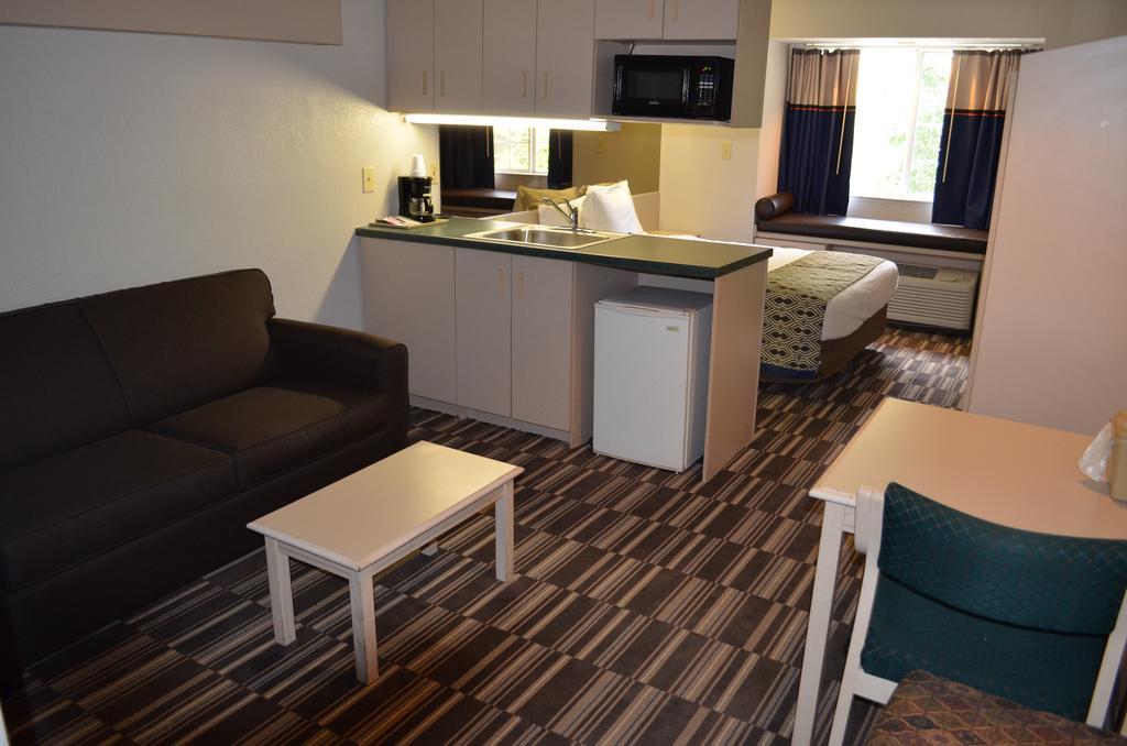Stay Express Inn And Suites Atlanta Union City Exteriör bild